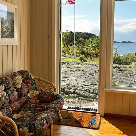 Summer With Sea View In Southern Norway 펜션