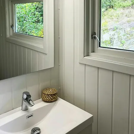 펜션 Summer With Sea View In Southern Norway *
